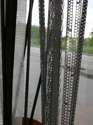 Narożniki aluminiowe, z siatką, do mokrego tynku, profile tynkarskie
